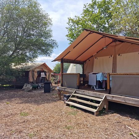 Lodge Les P'Tites Maisons Dans La Prairie Sallertaine Exterior foto