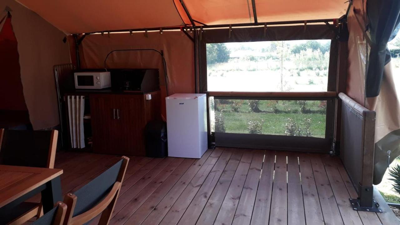 Lodge Les P'Tites Maisons Dans La Prairie Sallertaine Exterior foto